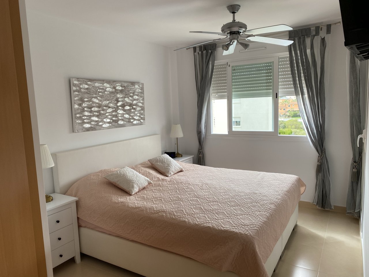 Cama box spring de 1,80x2,00m para regalar (ligeros desperfectos)