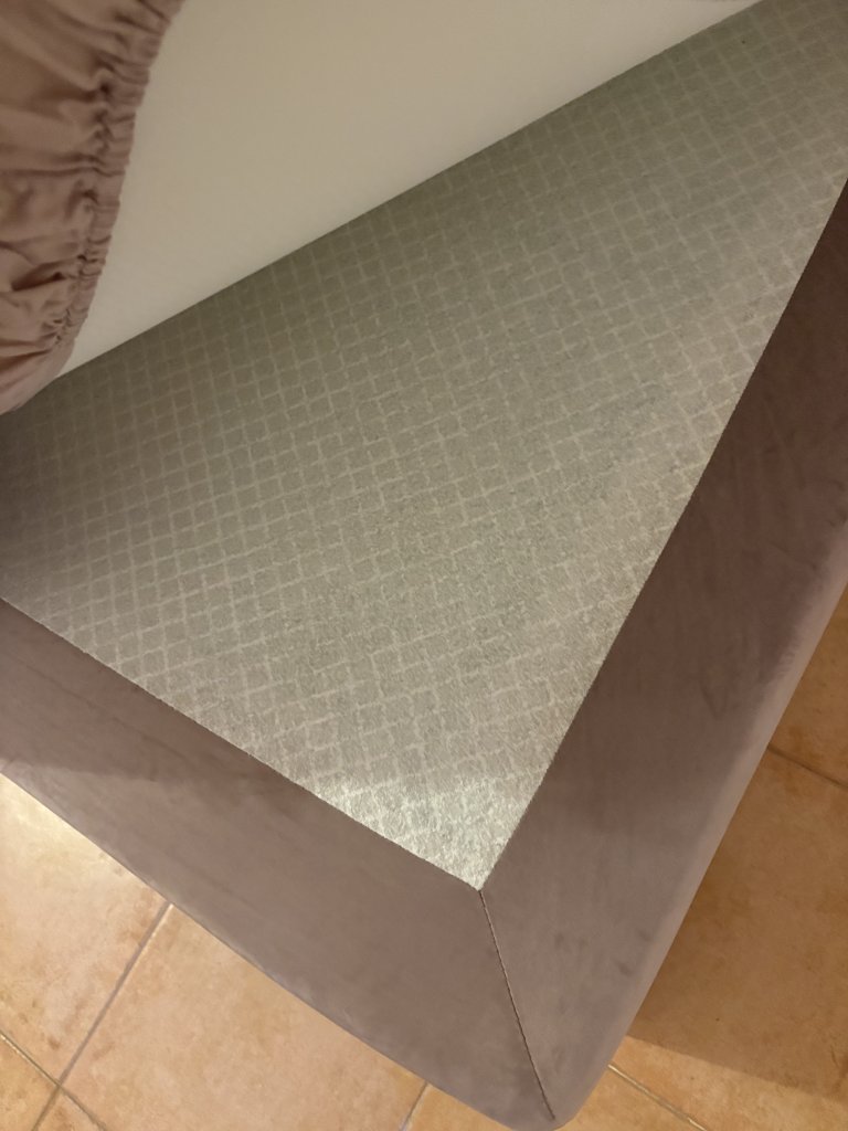 Boxspringbett mit Bettkästen und neuem Topper 1,60 m x 2,00 m