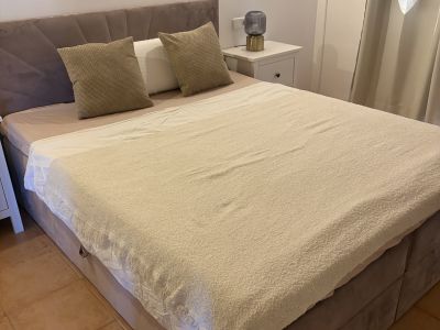 Boxspringbett mit Bettkästen und neuem Topper 1,60 m x 2,00 m
