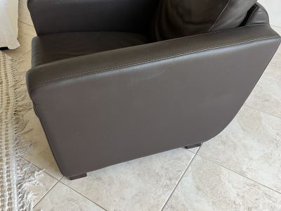 Sillón de cuero marrón