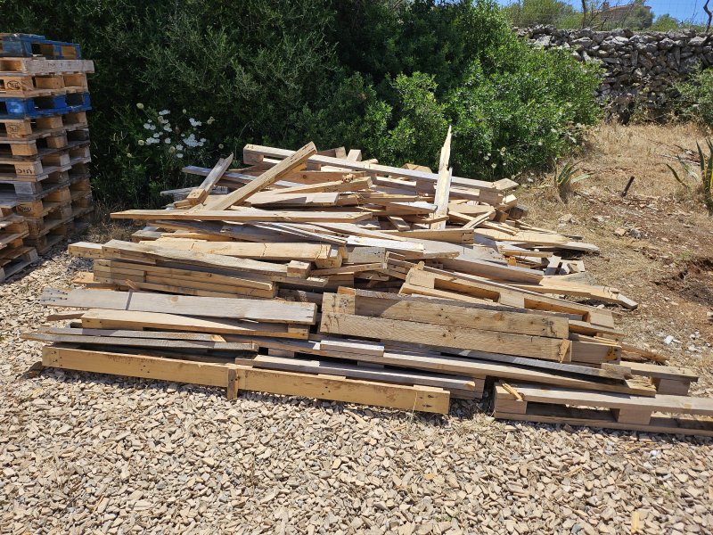Ca. 4 m3 Brennholz zu verschenken