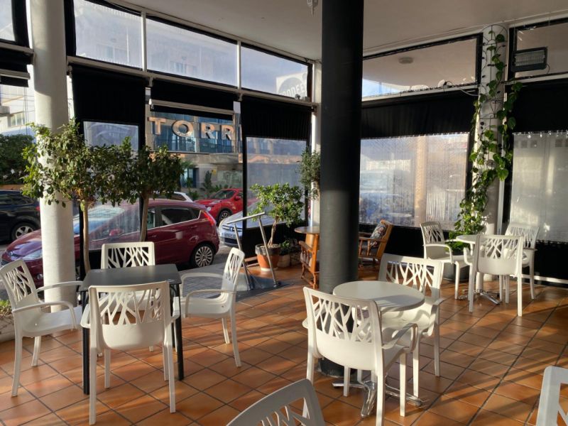 Cafetería / restaurante de desayunos en S'Arenal en entrega