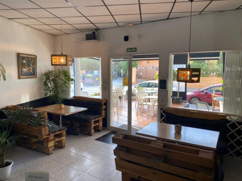 Cafetería / restaurante de desayunos en S'Arenal en entrega