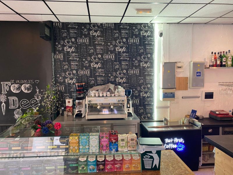 Cafetería / restaurante de desayunos en S'Arenal en entrega