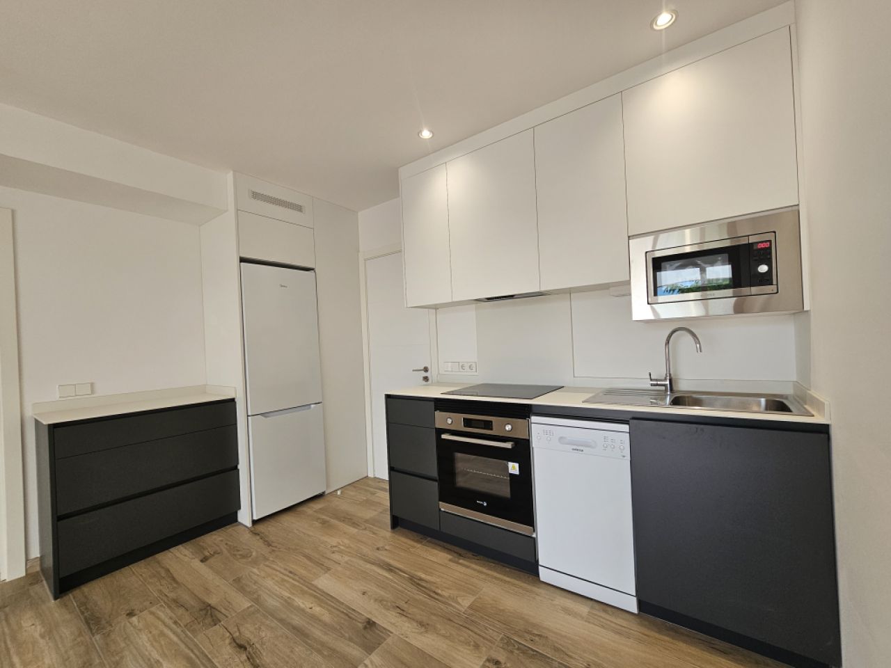 Cala Dor - Stylish apartment, new appliances, XXL terrace and conservatory, walking distance to the beach