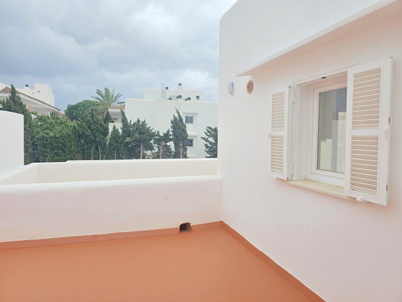 Cala Dor - Stylisches Apartment, neue Geräte, XXL Terrasse und Wintergarten, Strand fußläufig
