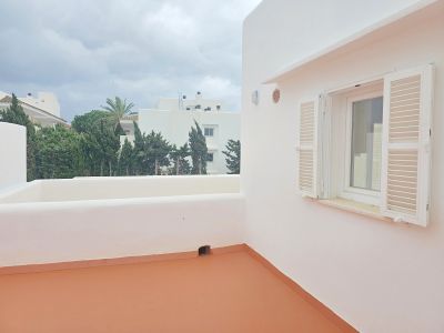 Cala Dor - Stylisches Apartment, neue Geräte, XXL Terrasse und Wintergarten, Strand fußläufig