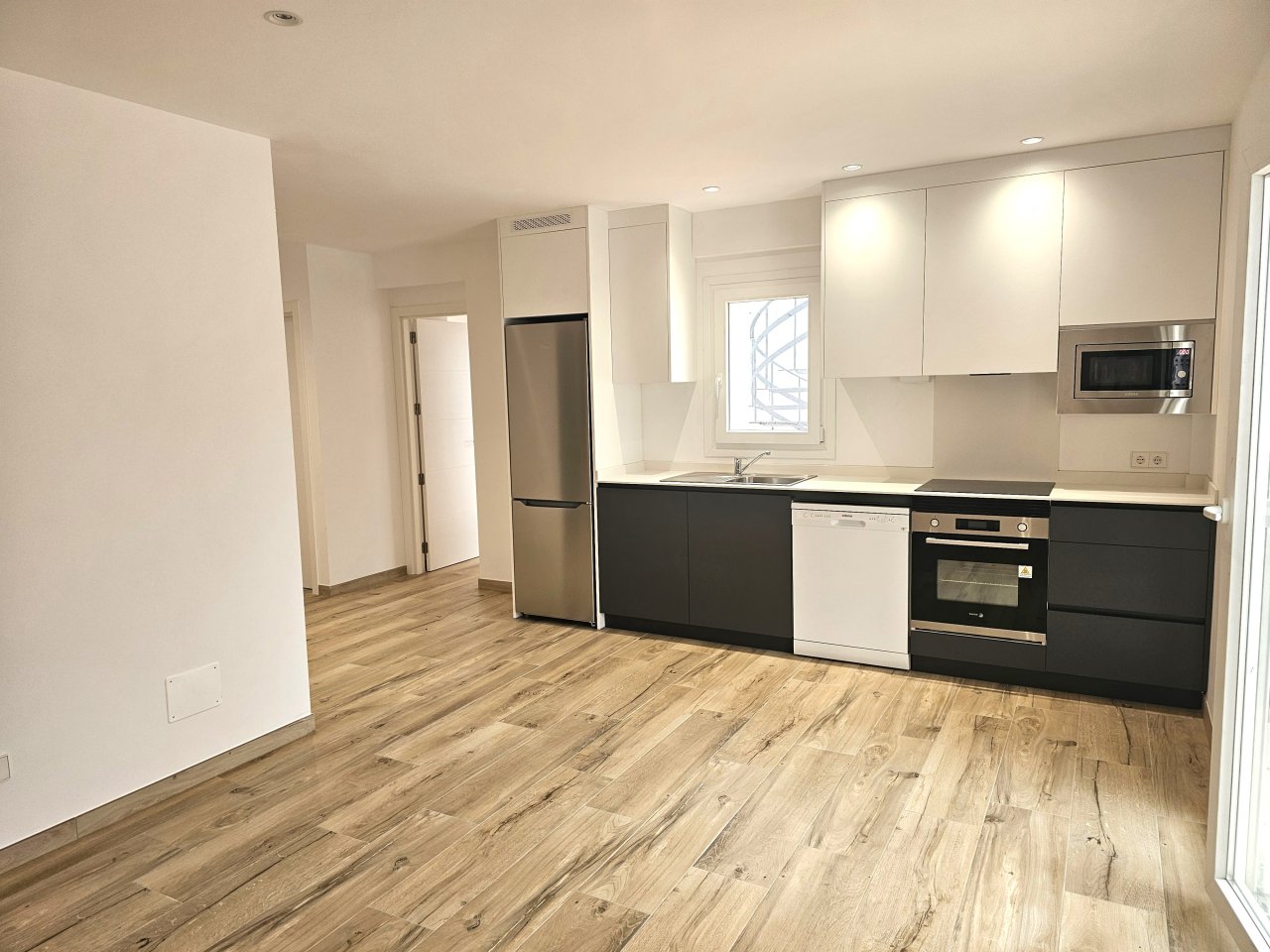 Cala Dor - Stylisches Apartment, neue Geräte, XXL Terrasse und Wintergarten, Strand fußläufig