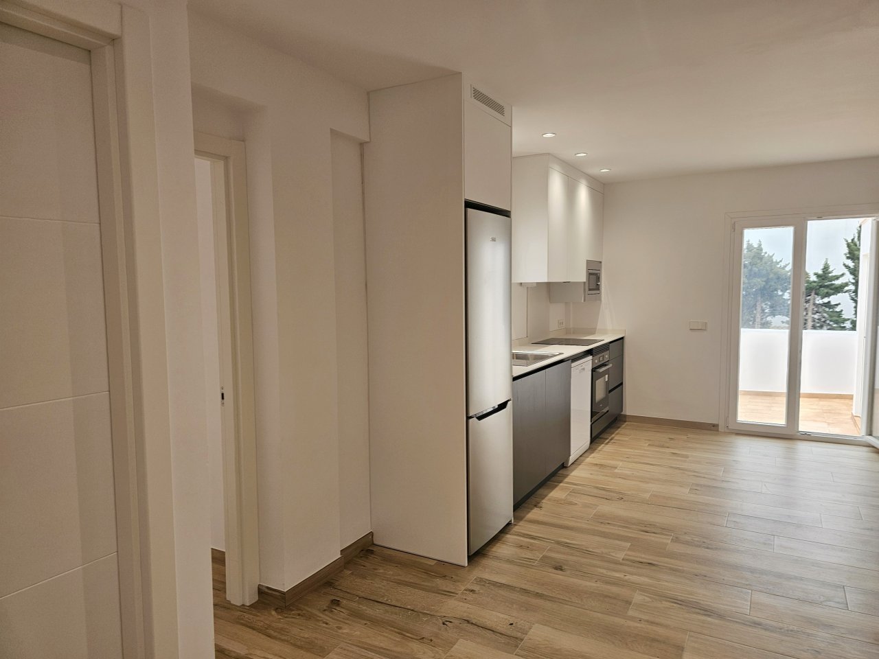Cala Dor - Stylisches Apartment, neue Geräte, XXL Terrasse und Wintergarten, Strand fußläufig