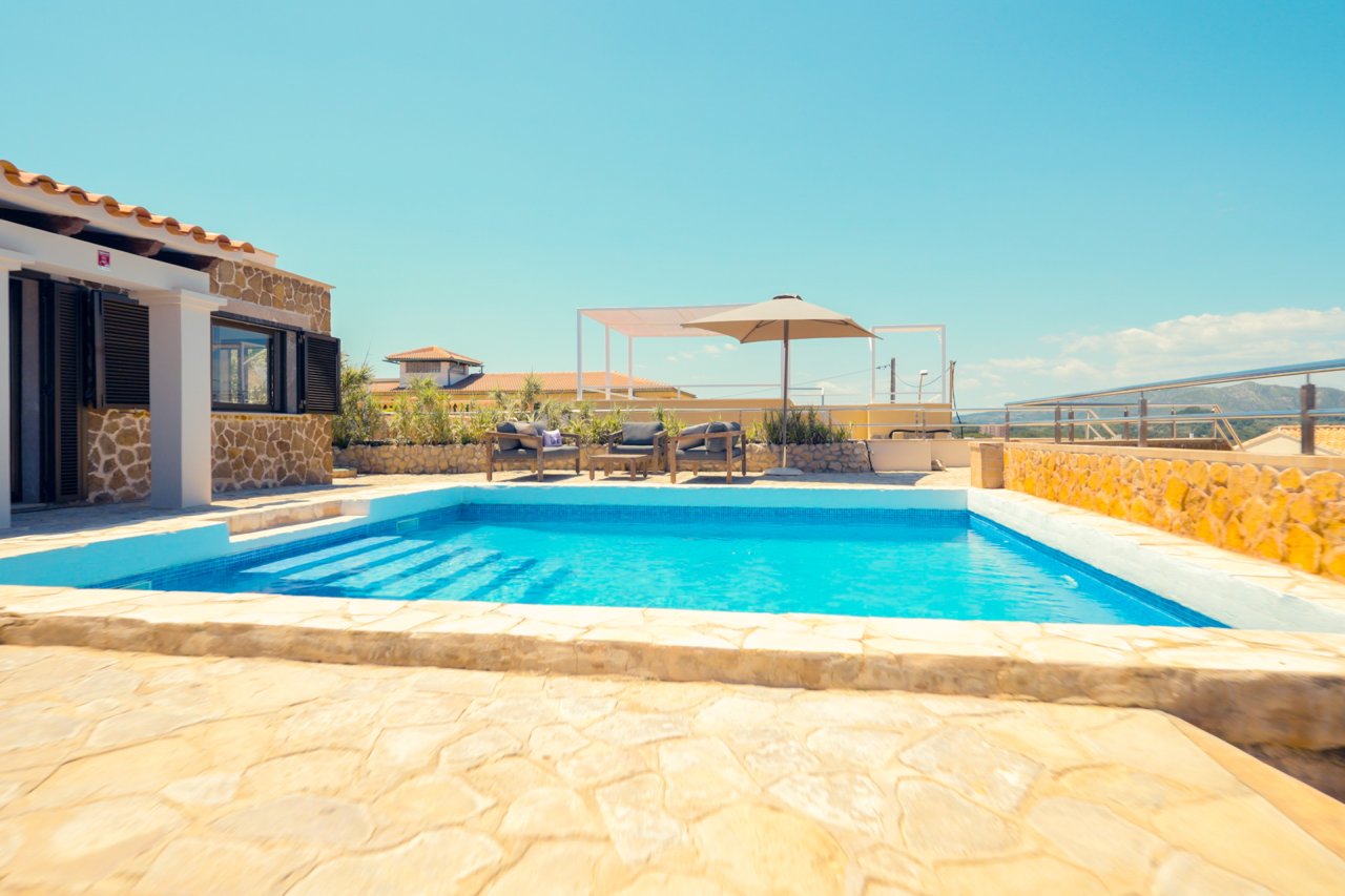 Cala Ratjada: Luxusimmobilie mit Meerblick, Ferienlizenz & ca. 5,19 % Rendite