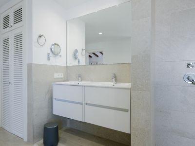Cala Ratjada: Luxusimmobilie mit Meerblick, Ferienlizenz & ca. 5,19 % Rendite