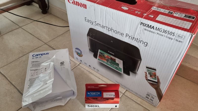 Impresora multifunción Canon con accesorios