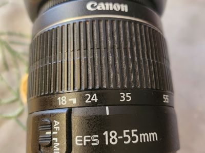 Canon Objektiv für EOS Serie EF-S 18-55mm