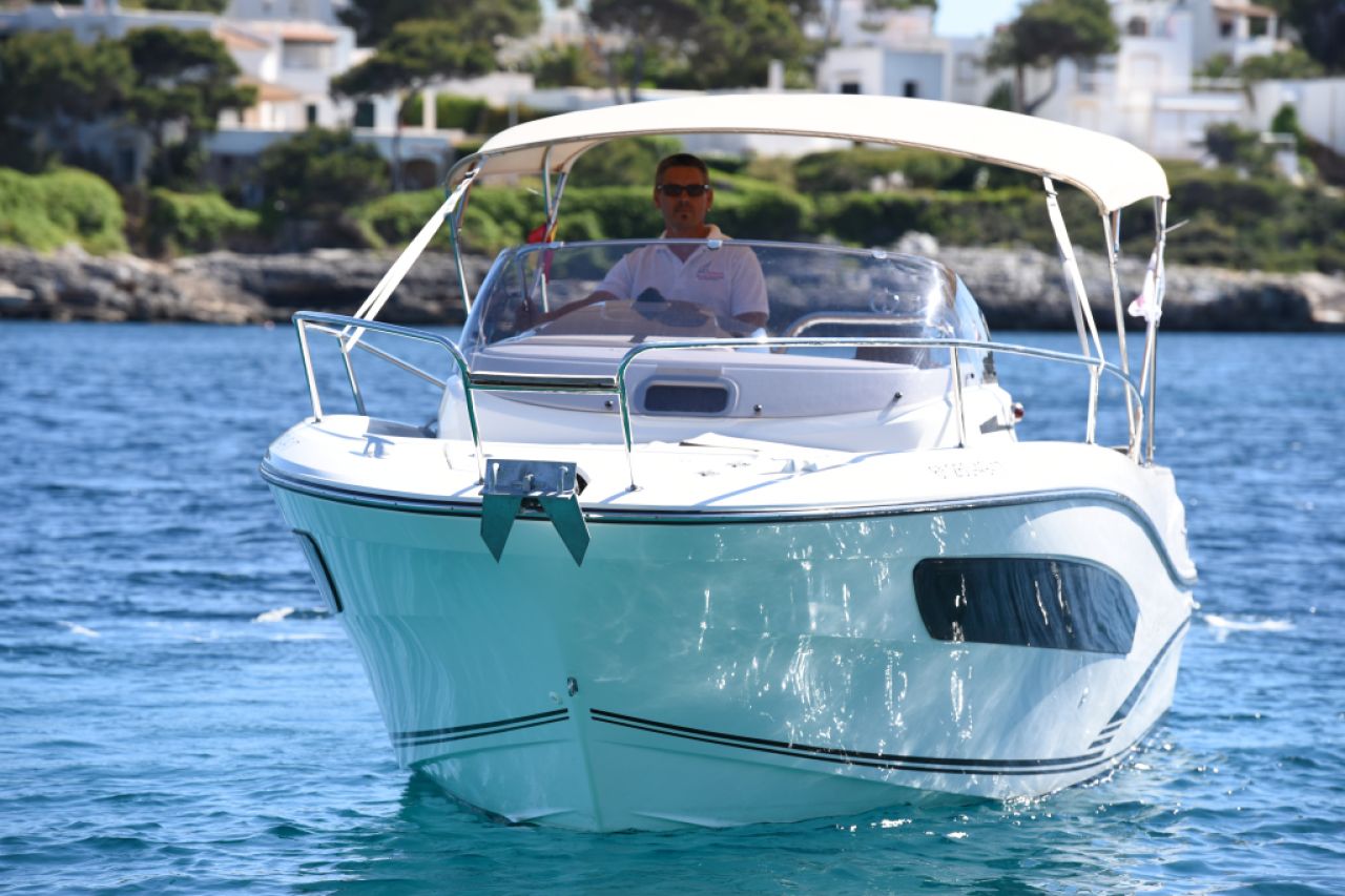 Cap Camarat 7.5 WA – Sporty. Compact. Simply perfect for Cala d’Or!