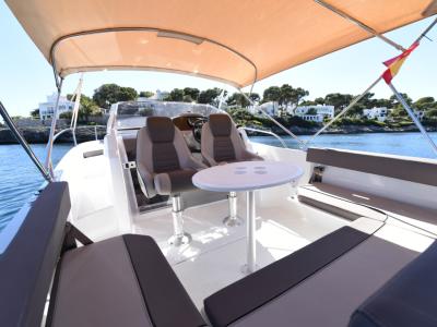 Cap Camarat 7.5 WA – Sportlich. Kompakt. Einfach perfekt für Cala d’Or!