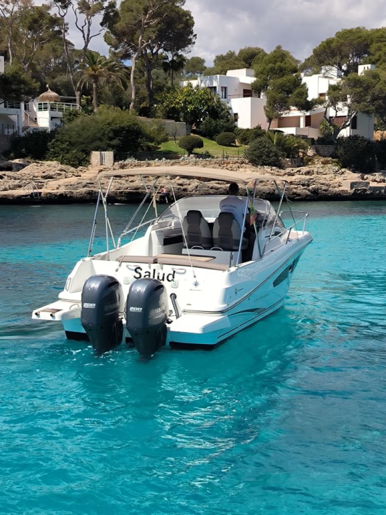 Cap Camarat 8.5 WA – Dein Charterboot in Cala d’Or