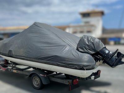 Capelli Tempest 570 Suzuki 100 CV RIB neumática con remolque