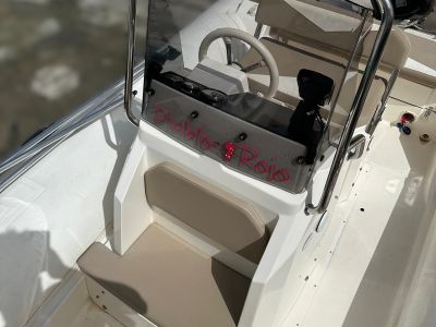 Capelli Tempest 570 Suzuki 100 CV RIB neumática con remolque