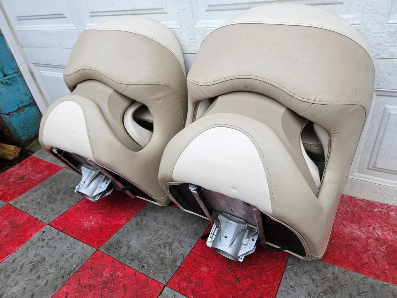 Captain Chairs 2006 Glastron GX 235 Bootsitze m. Halterungen & Flip-Up Polstern PAAR