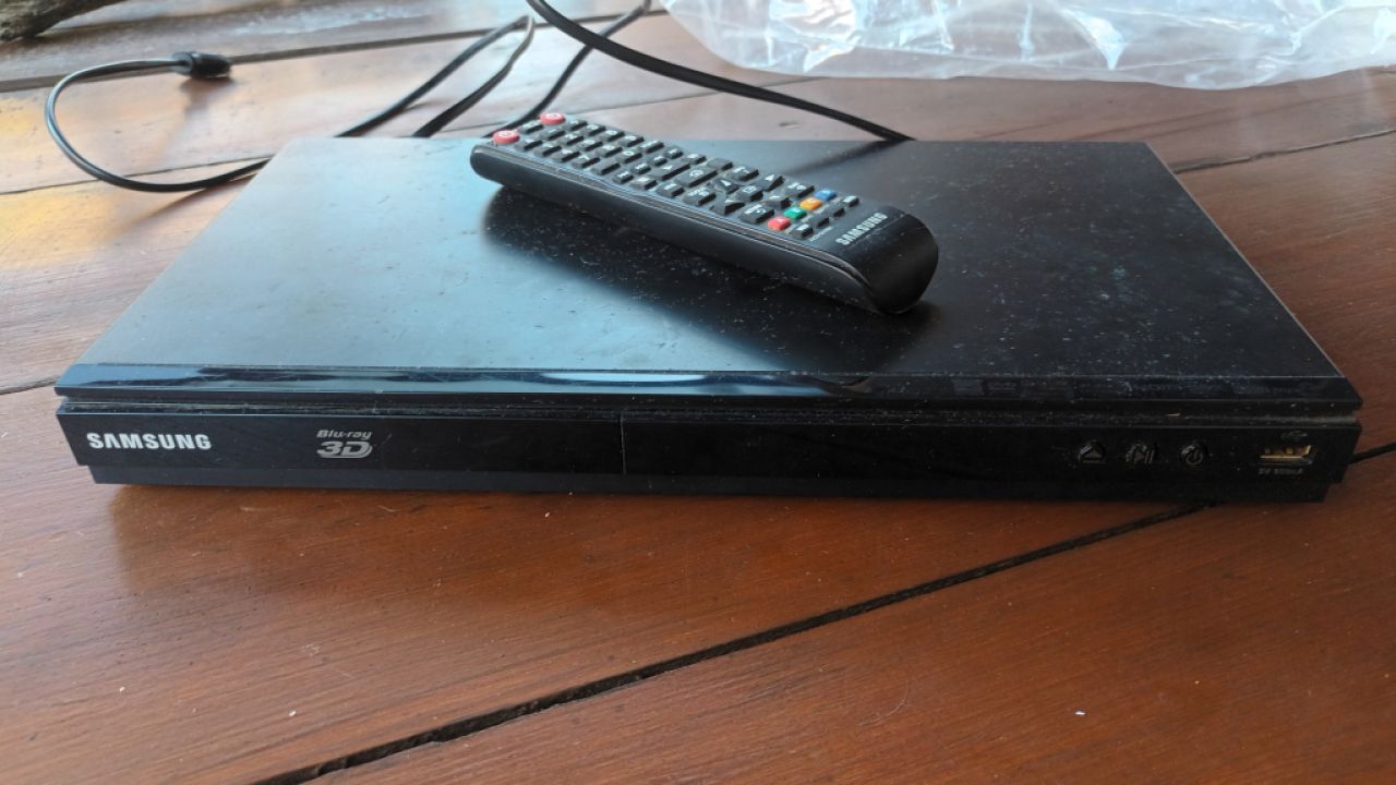 CD und DVD Player ----  Blu Ray  SAMSUNG günstig abzugeben