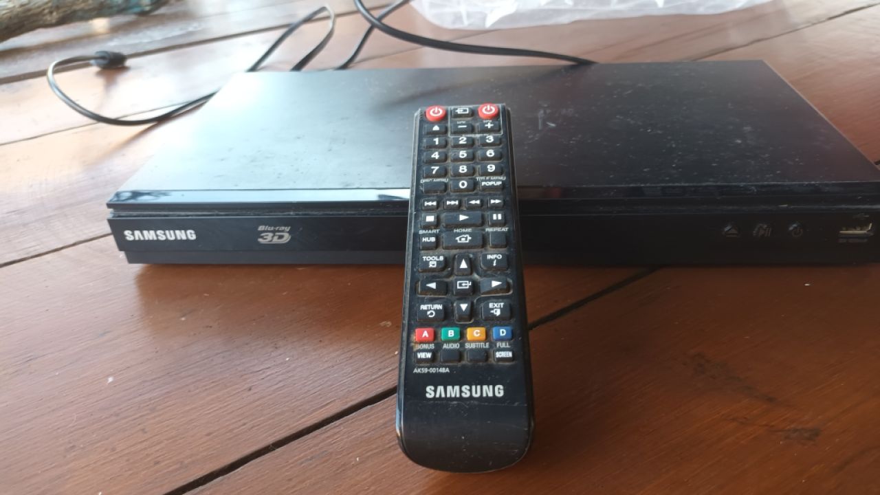 CD und DVD Player ----  Blu Ray  SAMSUNG günstig abzugeben