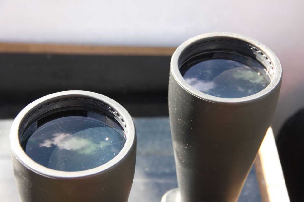 CELESTRON Fernglas "Cometron" 12x70, Sehfeld 4,6 Grad, Gewicht ca. 1,4 kg, brillenträgergeeignet