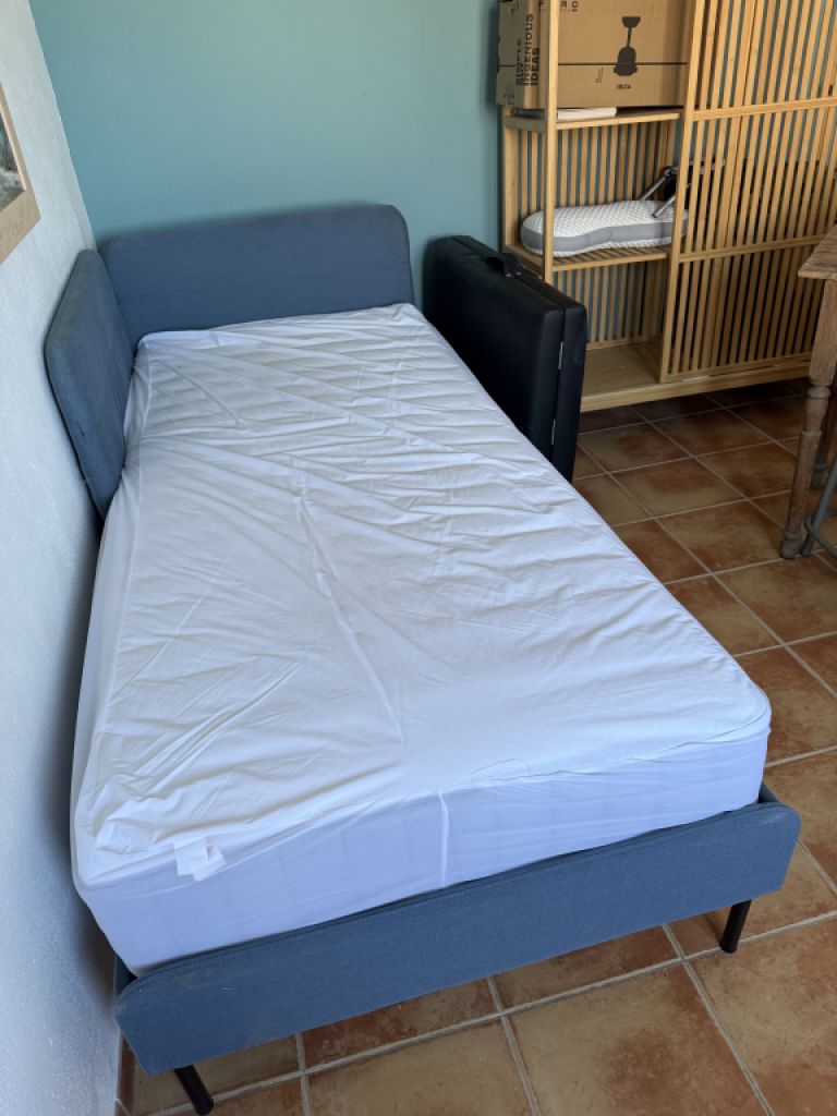 Chaiselouge Schlafbett fast unbenutzt