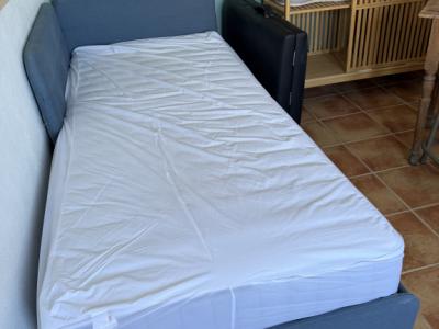 Chaise lounge bed, almost unused