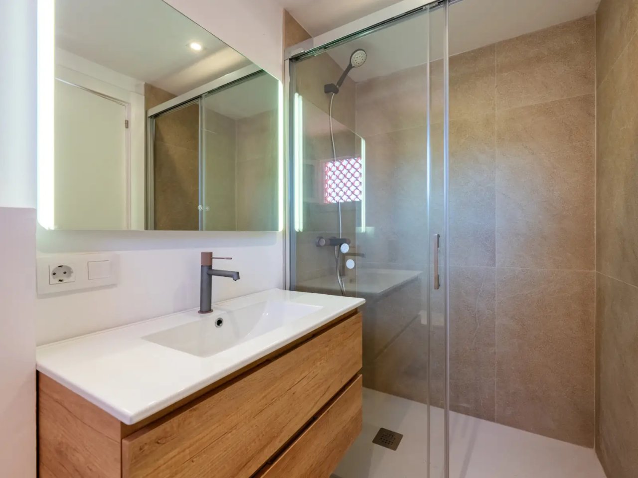 Chalet in Costa de la Calma mit separater Wohnung