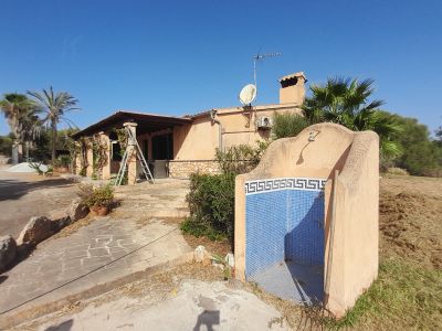 Charmante Parterrefinca mit Pool. Heizung und Grundstück bei Es Llombards - Santanyi-F 95