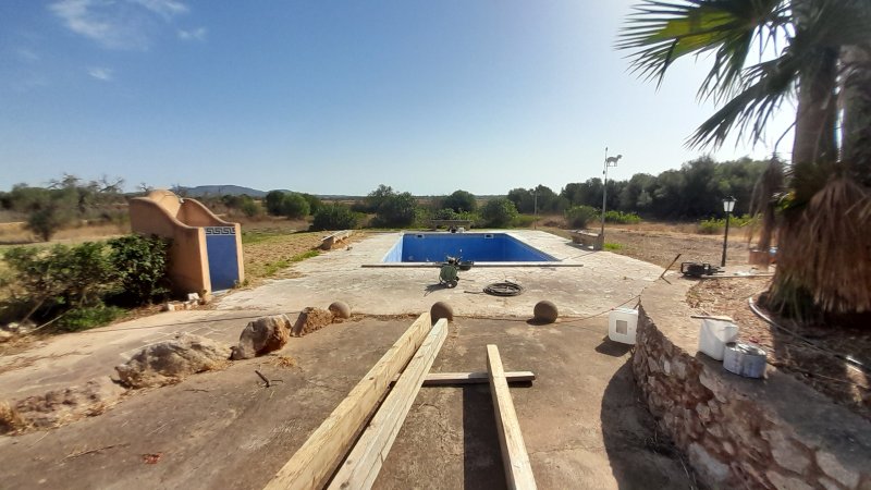 Charmante Parterrefinca mit Pool. Heizung und Grundstück bei Es Llombards - Santanyi-F 95