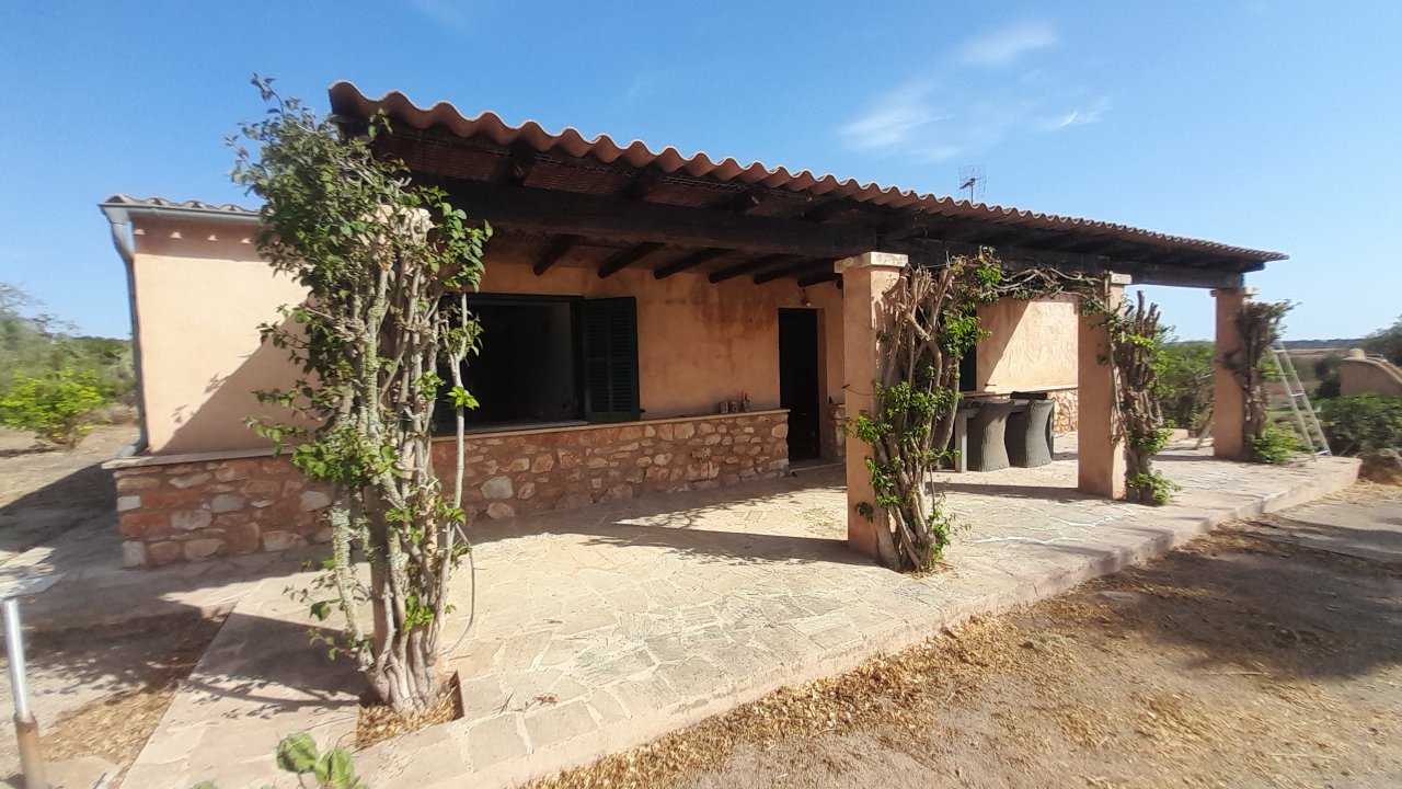 Charmante Parterrefinca mit Pool. Heizung und Grundstück bei Es Llombards - Santanyi-F 95