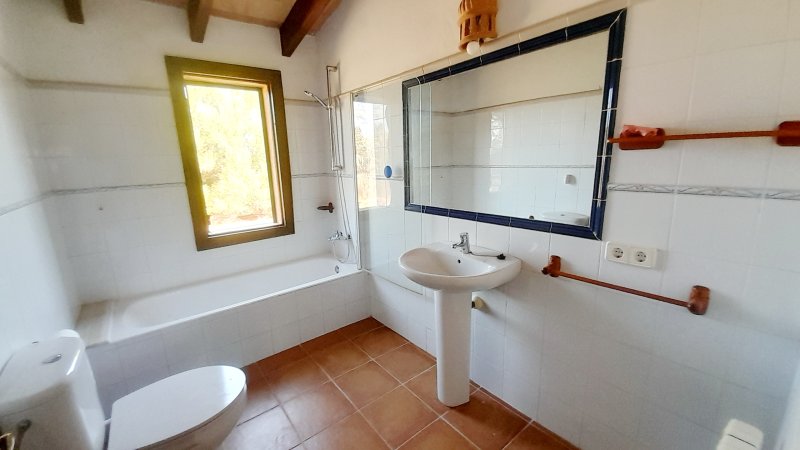 Charmante Parterrefinca mit Pool. Heizung und Grundstück bei Es Llombards - Santanyi-F 95