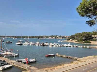 Charming Seafront Apartment in Portocolom