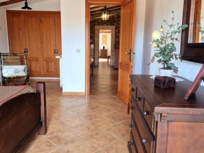 Charming Rustic House with Pool – Temporary Winter Rental