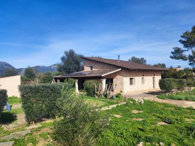 Charmantes Landhaus aus Stein auf großem Grundstück im Raum Inca