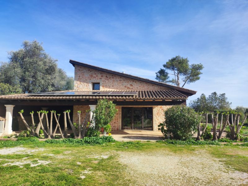 Charmantes Landhaus aus Stein auf großem Grundstück im Raum Inca