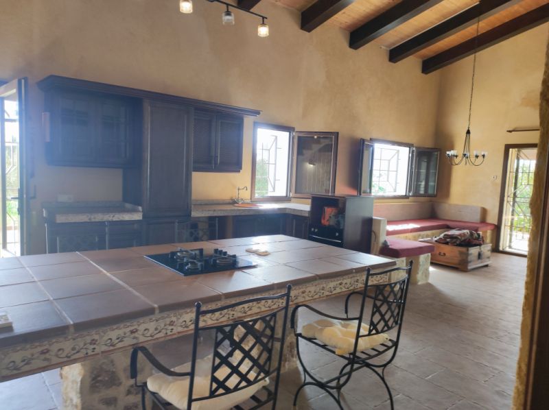 Charmantes Landhaus aus Stein auf großem Grundstück im Raum Inca