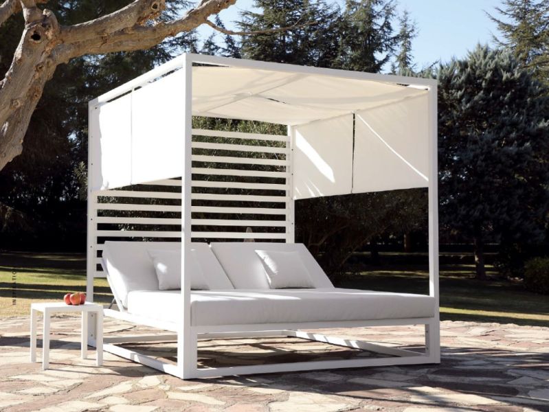 Chill Daybed (NEW), exhibition model 195x195x195cm