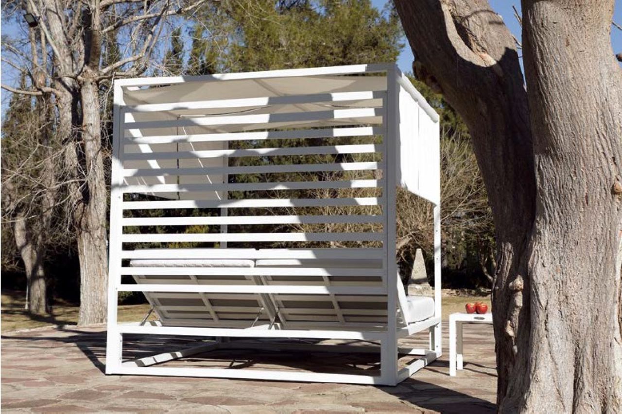 Chill Daybed (NEW), exhibition model 195x195x195cm