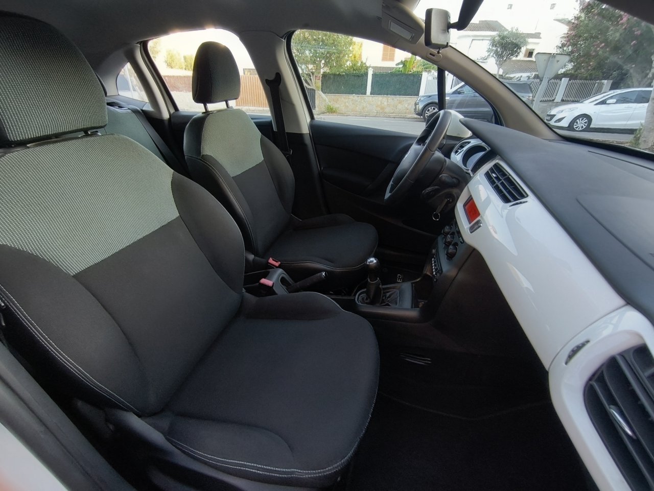 Citroen C3 1.6hdi 91.000 km Baujahr 2016