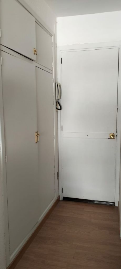 COSTA DE LA CALMA (SANTA PONSA): Renovierungsbedürftiges Studio fussläufig zum Strand