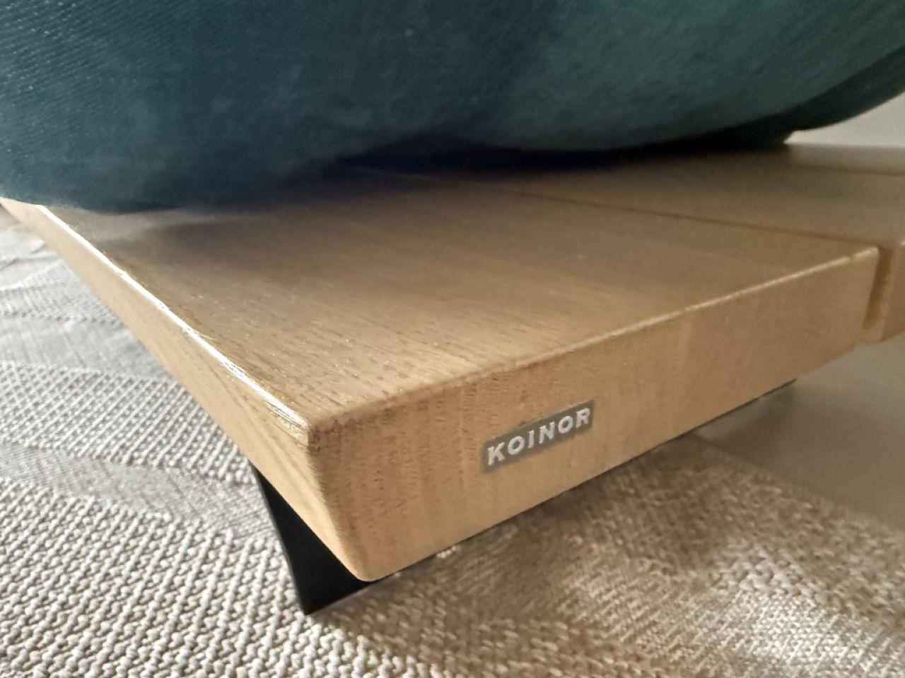 Sofá con módulo adicional