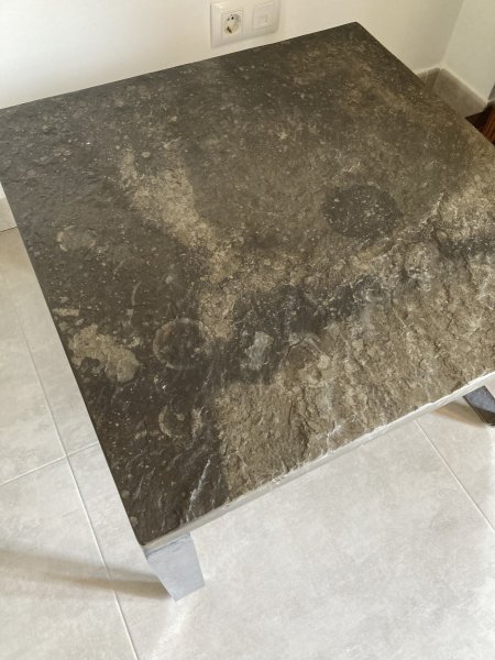 Couchtisch 70x70, 40 hoch. Platte Naturstein Ölschiefer, Gestell Edelstahl