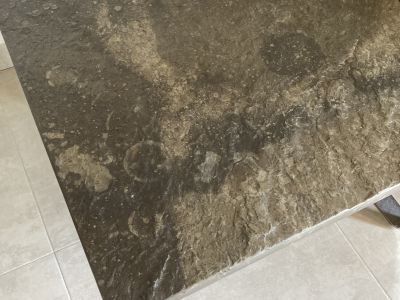 Couchtisch 70x70, 40 hoch. Platte Naturstein Ölschiefer, Gestell Edelstahl
