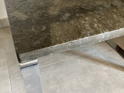 Couchtisch 70x70, 40 hoch. Platte Naturstein Ölschiefer, Gestell Edelstahl