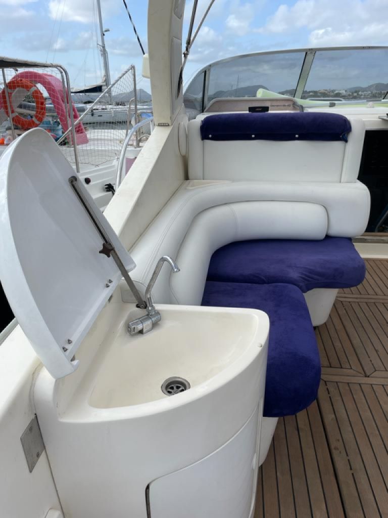 Cranchi Mediterranee 12 Meter Motoryacht mit Kabine 2 Volvo Diesel