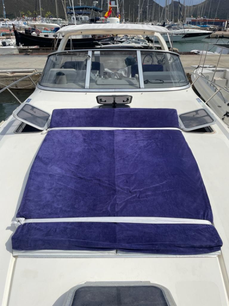 Cranchi Mediterranee 12 Meter Motoryacht mit Kabine 2 Volvo Diesel