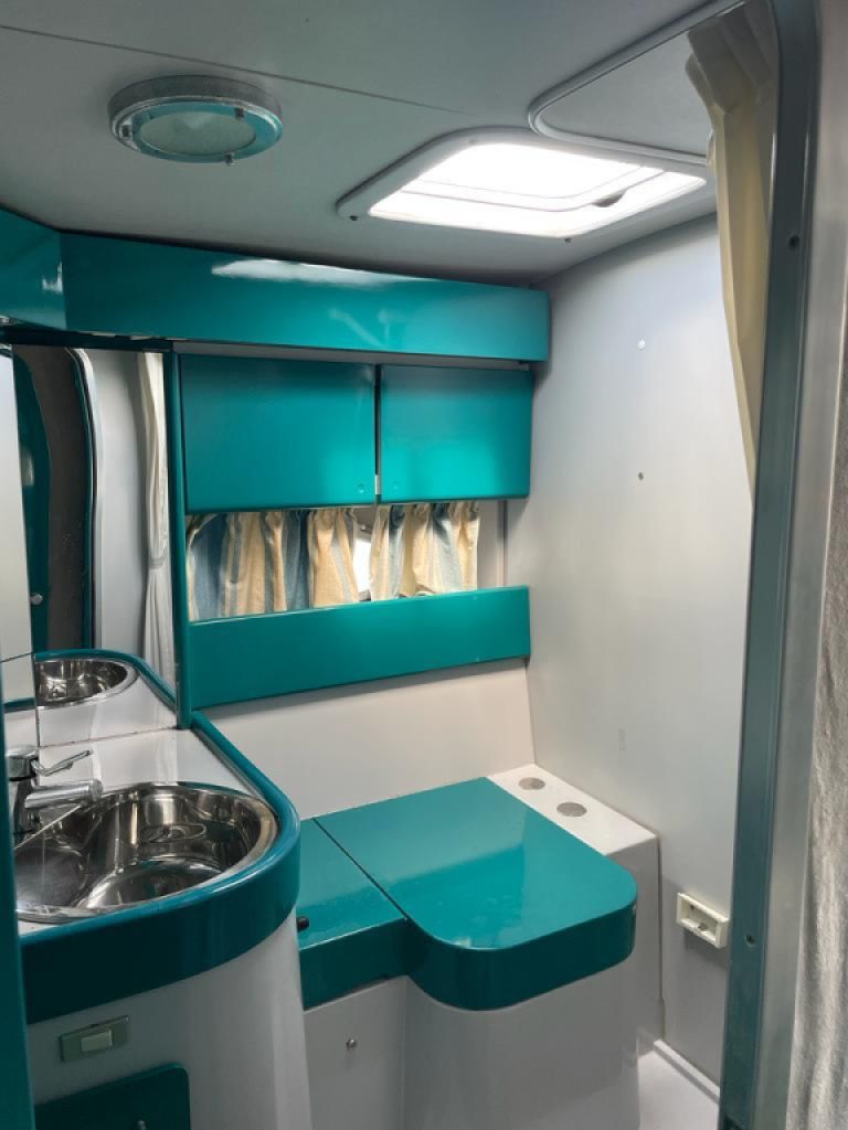 Cranchi Mediterranee 12 Meter Motoryacht mit Kabine 2 Volvo Diesel