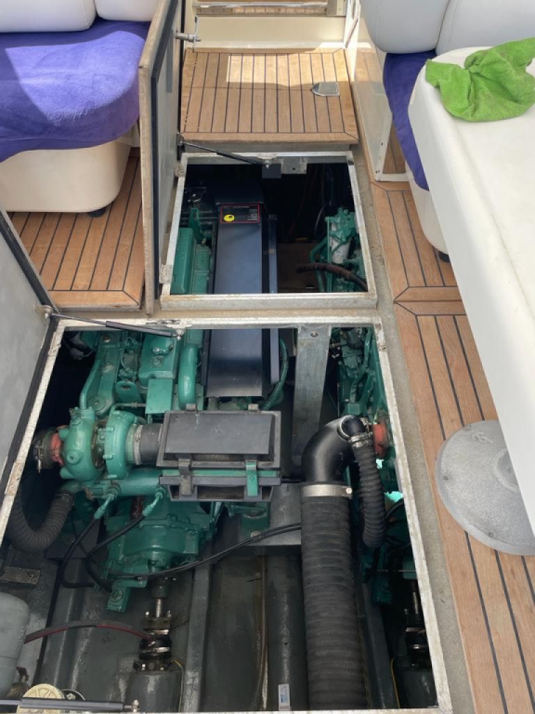 Cranchi Mediterranee 12 Meter Motoryacht mit Kabine 2 Volvo Diesel